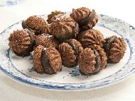 Рецепта Италиански какаови слепени сладки с шоколадов крем (Baci di Alassio)